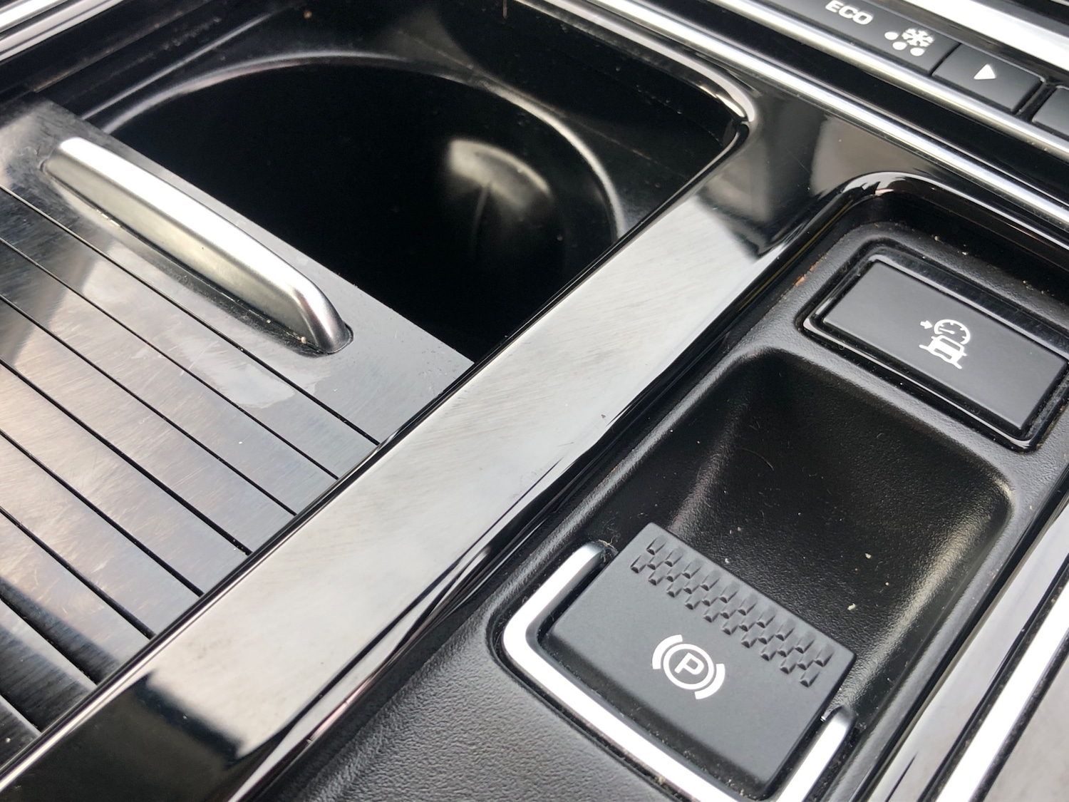 Used Jaguar XE 2017 for sale - 76102834: Photo 23