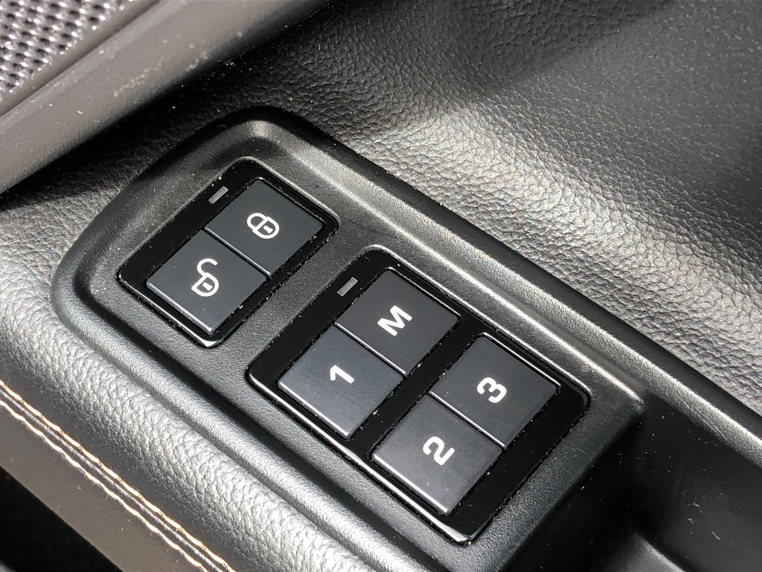 Used Jaguar XE 2017 for sale - 76102834: Photo 26