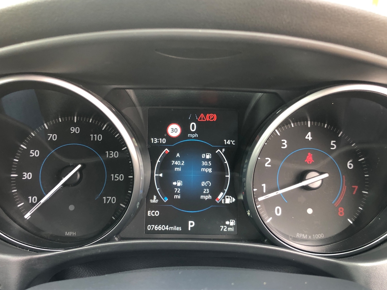 Used Jaguar XE 2017 for sale - 76102834: Photo 29