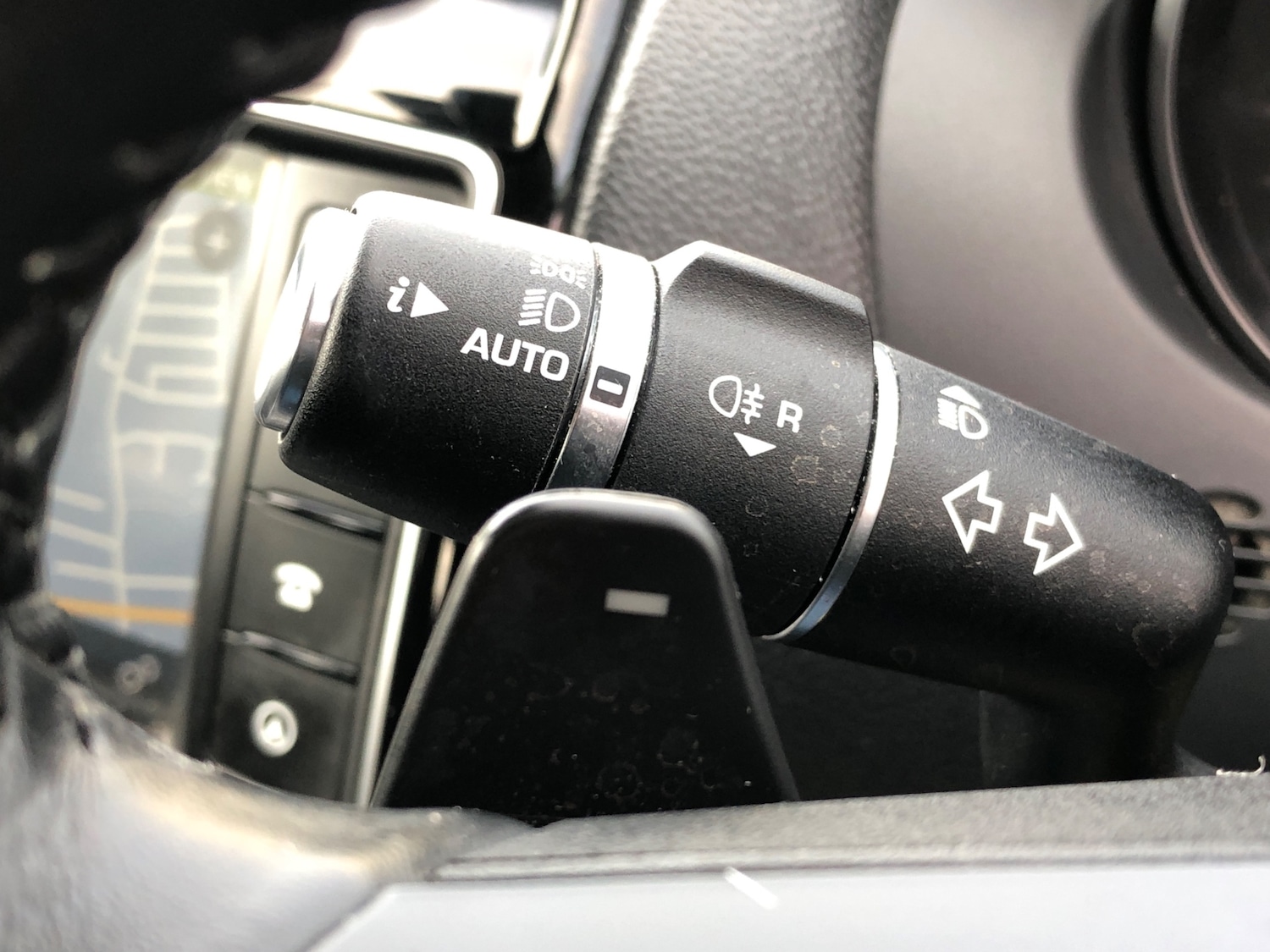 Used Jaguar XE 2017 for sale - 76102834: Photo 30