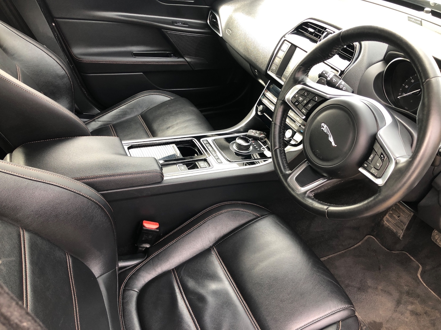 Used Jaguar XE 2017 for sale - 76102834: Photo 8