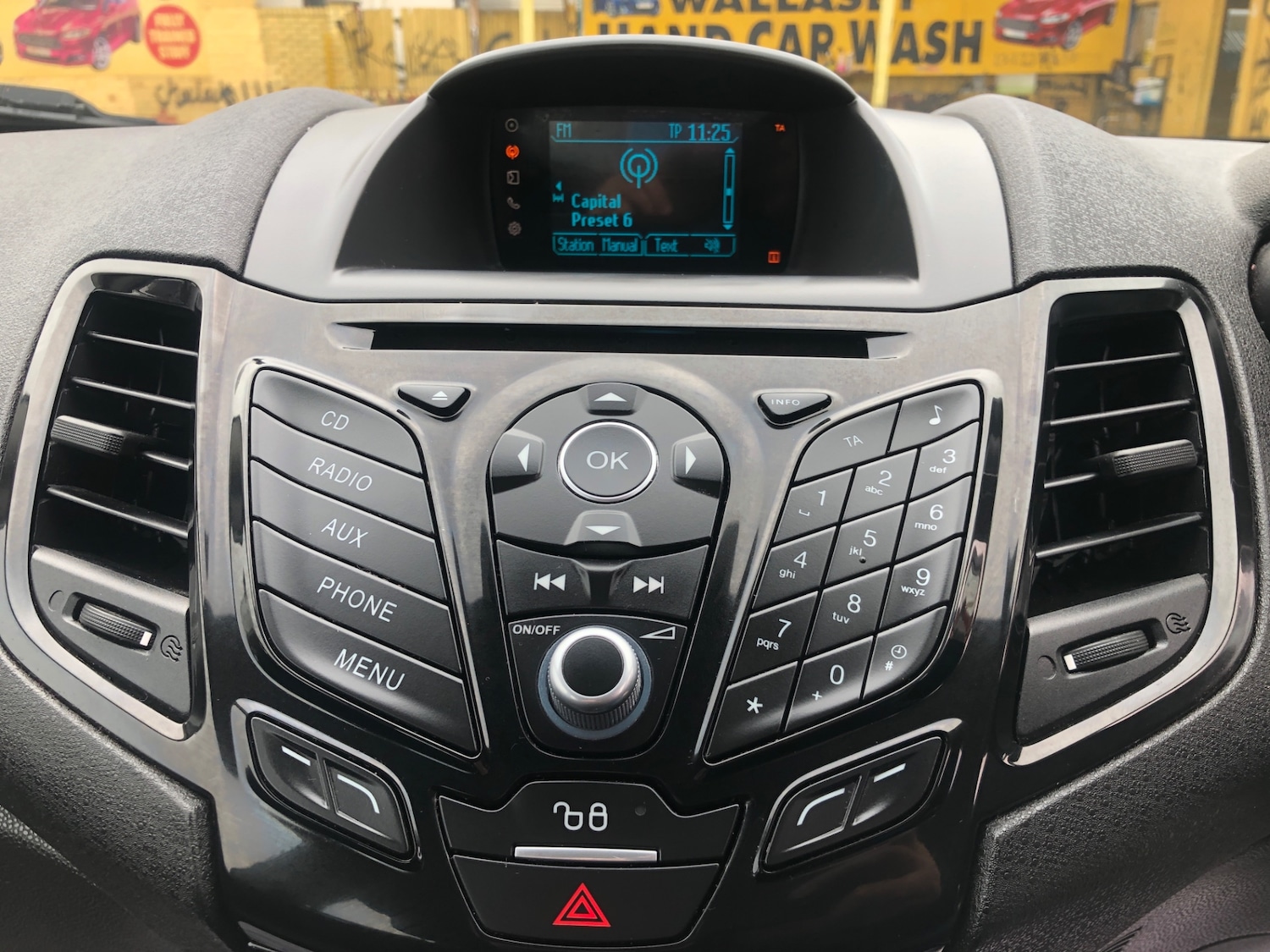 Used Ford Fiesta 2015 for sale - 76275969: Photo 9