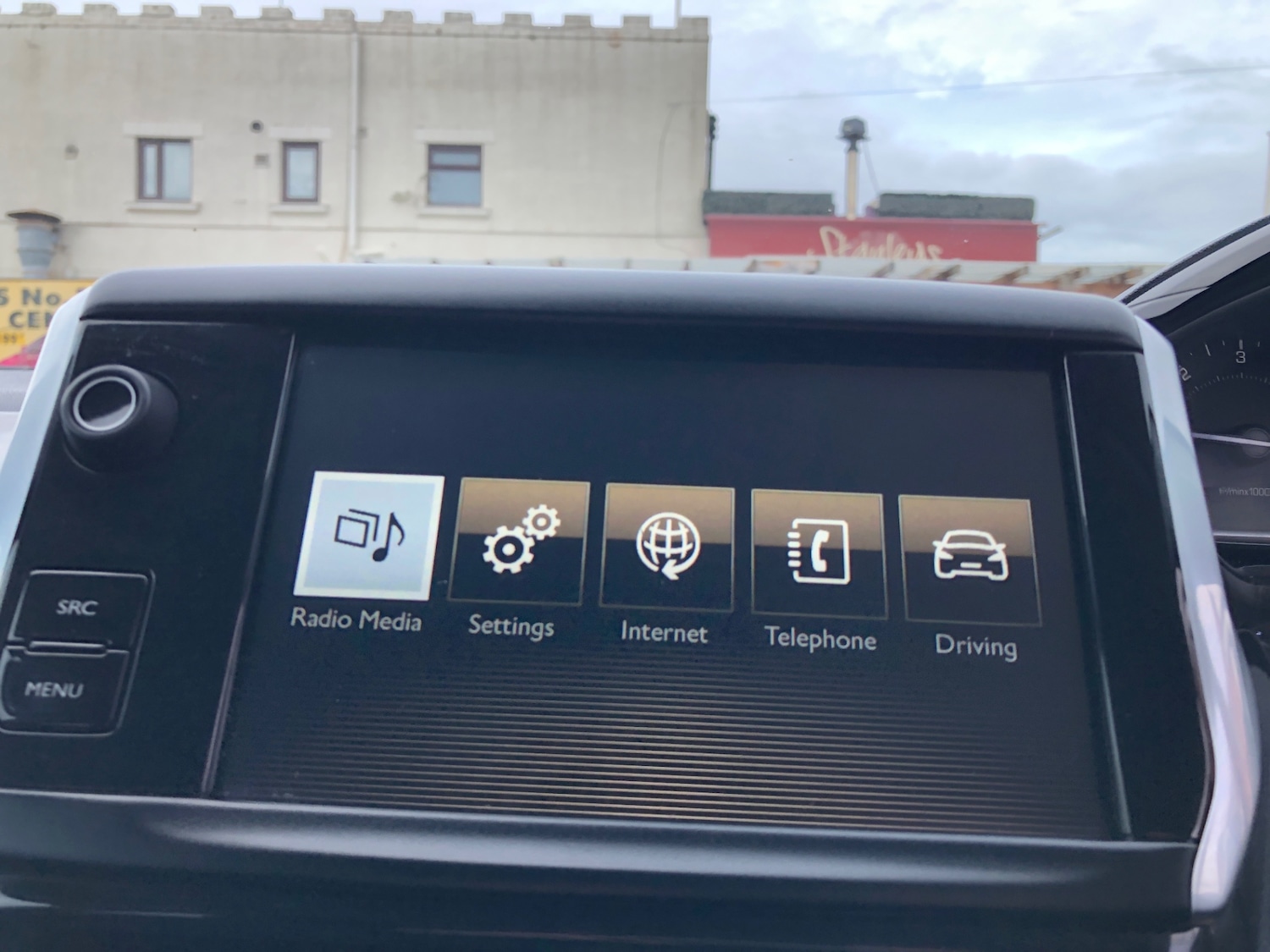 Used Peugeot 2008 2015 for sale - 76220646: Photo 10