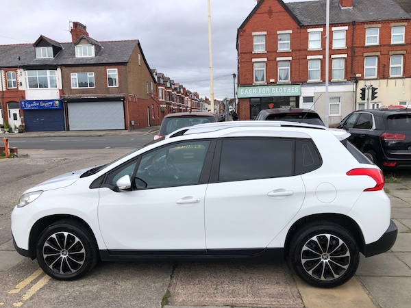 Used Peugeot 2008 2015 for sale - 76220646: Photo 4