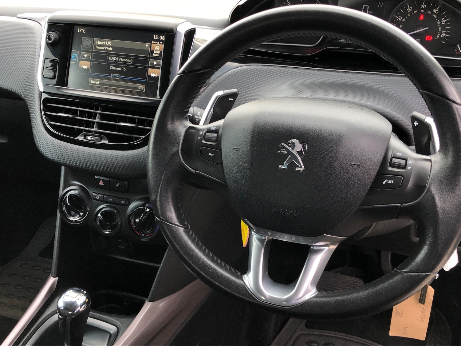 Used Peugeot 2008 2015 for sale - 76220646: Photo 8
