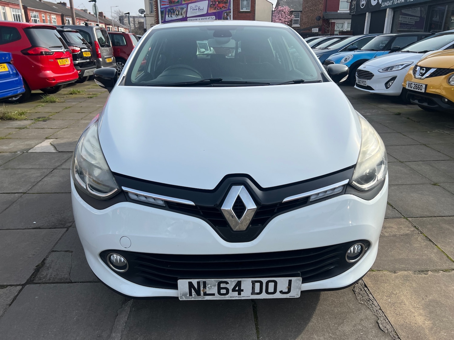 Used Renault Clio 2014 for sale - 77998473: Photo 2