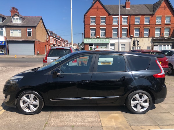 Used Renault Grand Scenic 2012 for sale - 76103965: Photo 4