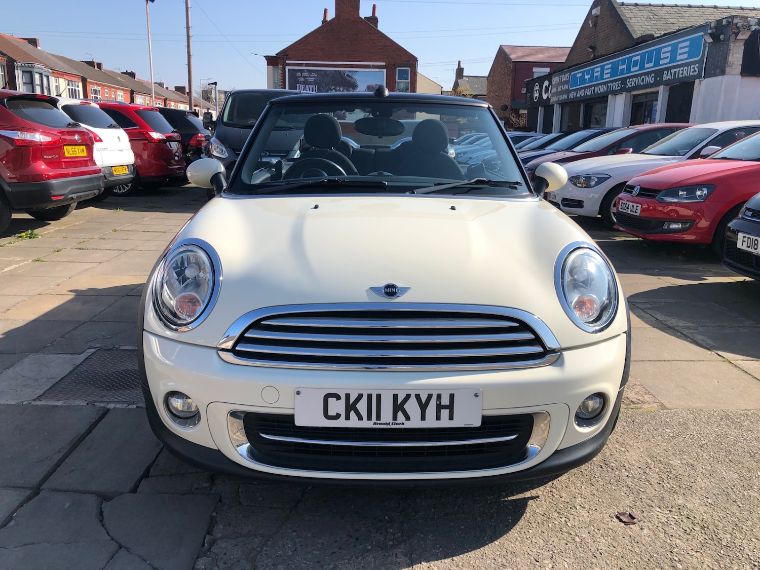 Used MINI Convertible 2011 for sale - 76103741: Photo 2