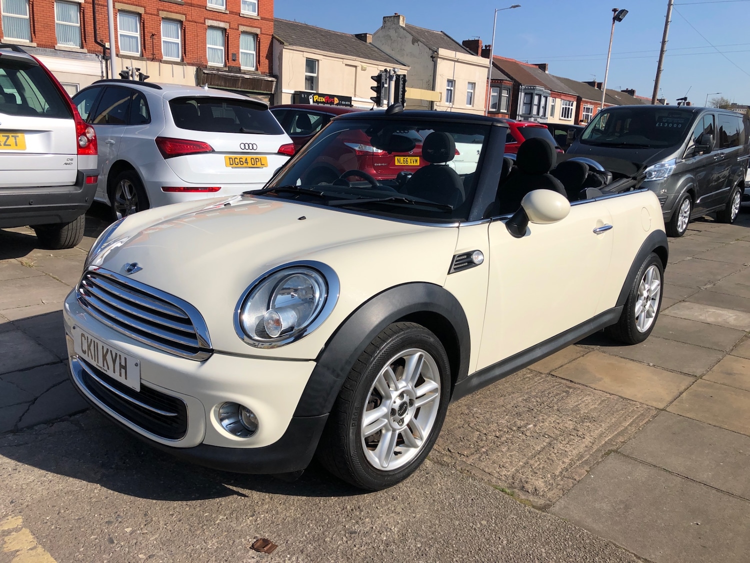 Used MINI Convertible 2011 for sale - 76103741: Photo 3