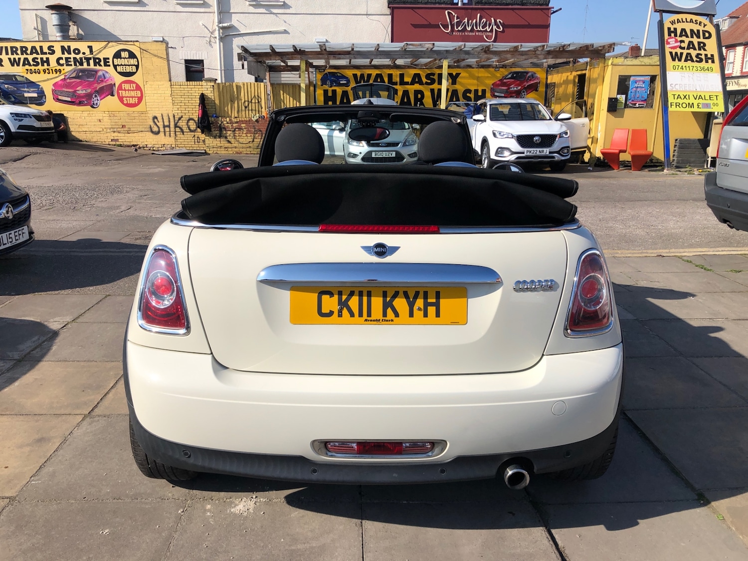 Used MINI Convertible 2011 for sale - 76103741: Photo 6