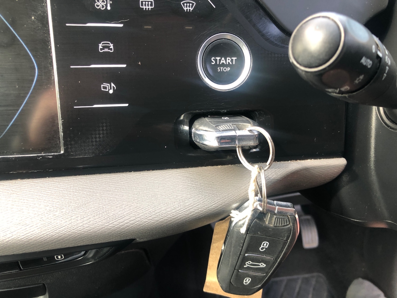 Used Citroen C4 Grand Picasso 2016 for sale - 76102595: Photo 12