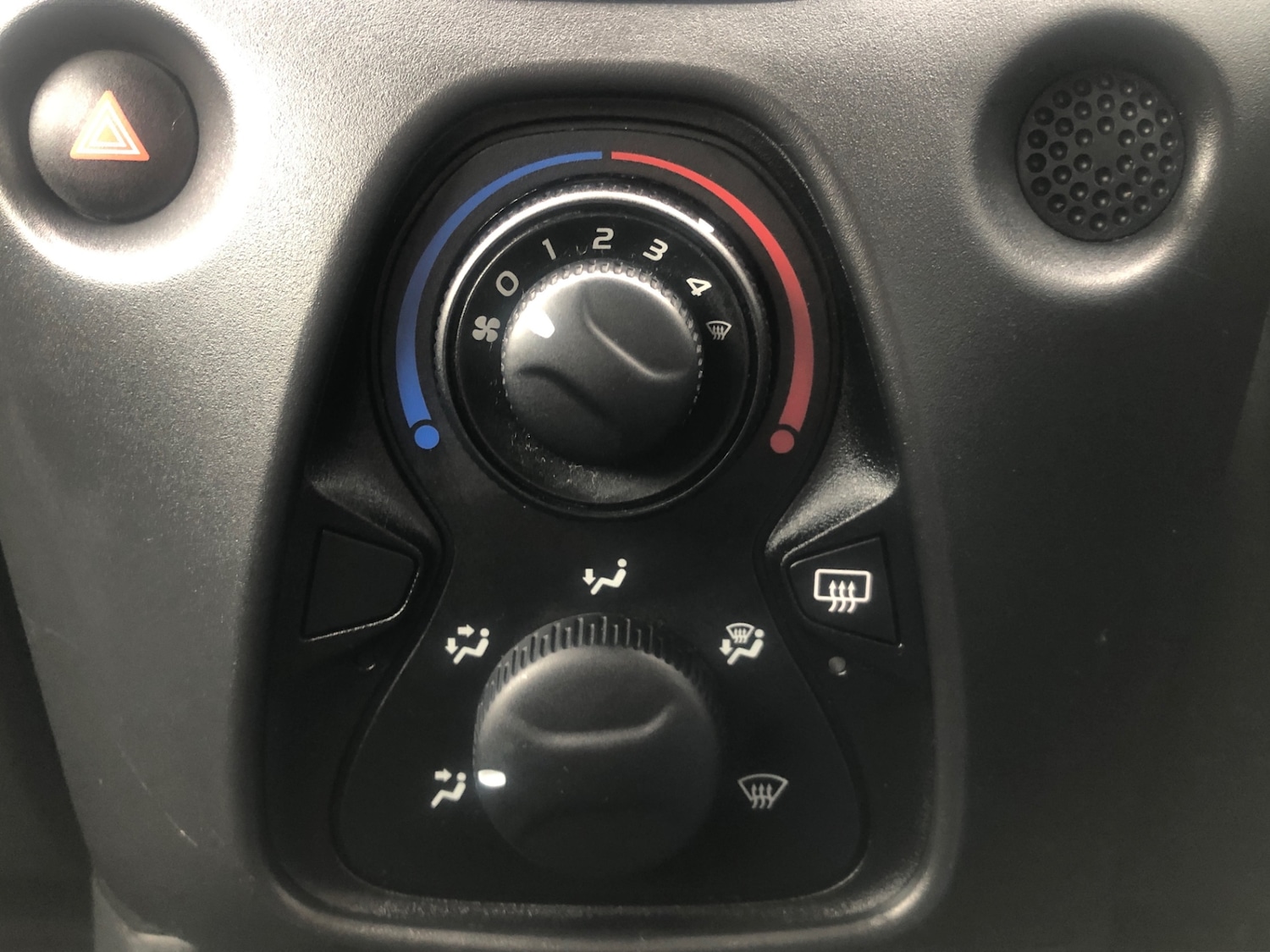 Used Peugeot 108 2016 for sale - 76663816: Photo 13