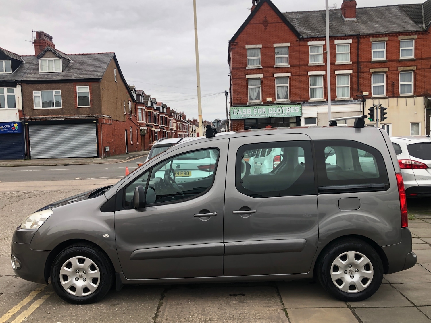 Used Peugeot Partner Tepee 2009 for sale - 77801937: Photo 8