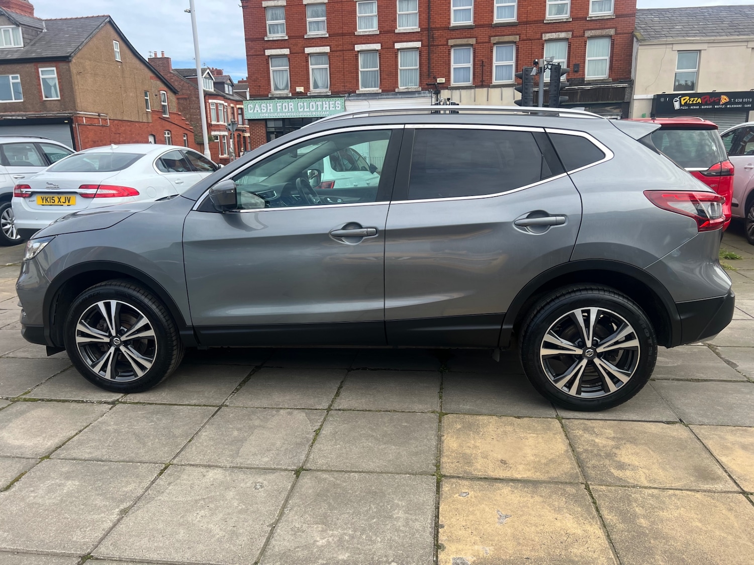 Used Nissan Qashqai 2017 for sale - 78027345: Photo 4