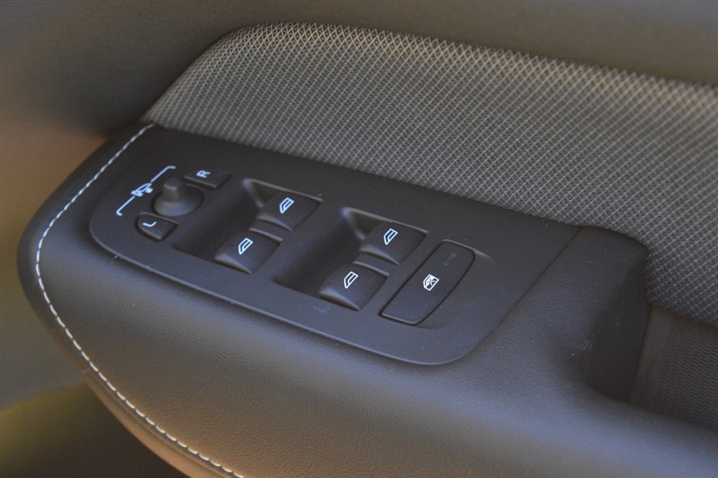 Used Volvo XC60 2020 for sale - 76392325: Photo 32