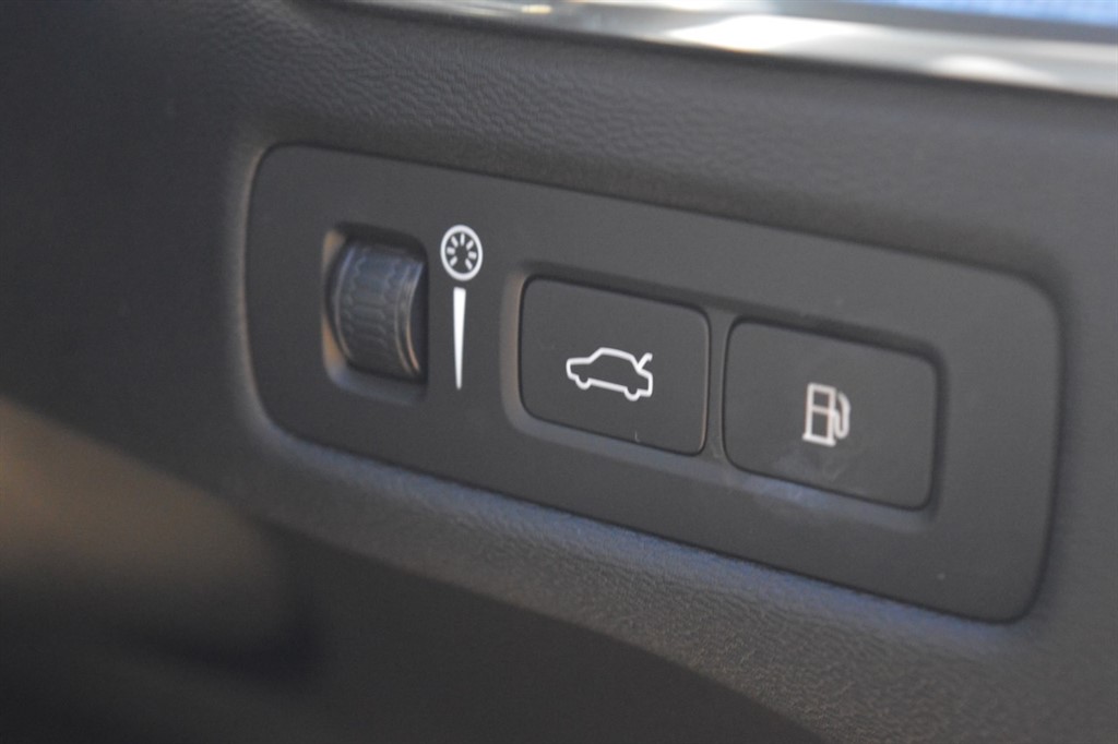 Used Volvo XC60 2020 for sale - 76392325: Photo 33