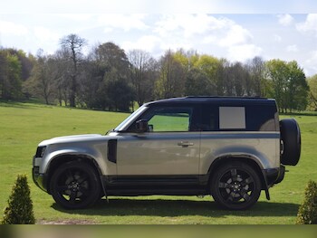 Used Land Rover Defender 2024 for sale - 78247047: Photo