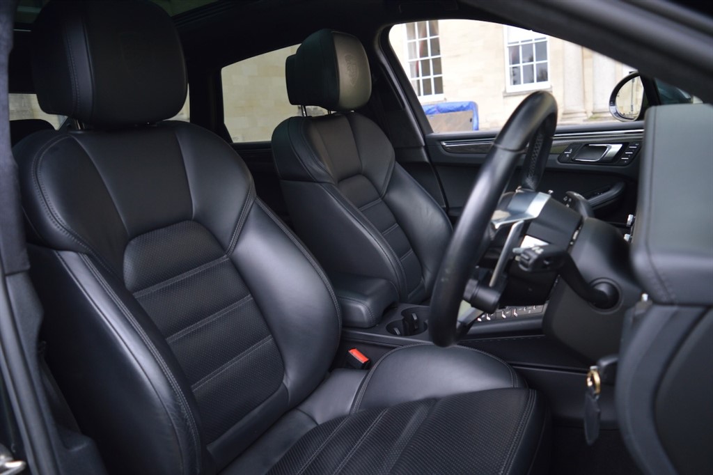 Used Porsche Macan 2021 for sale - 77653351: Photo 19