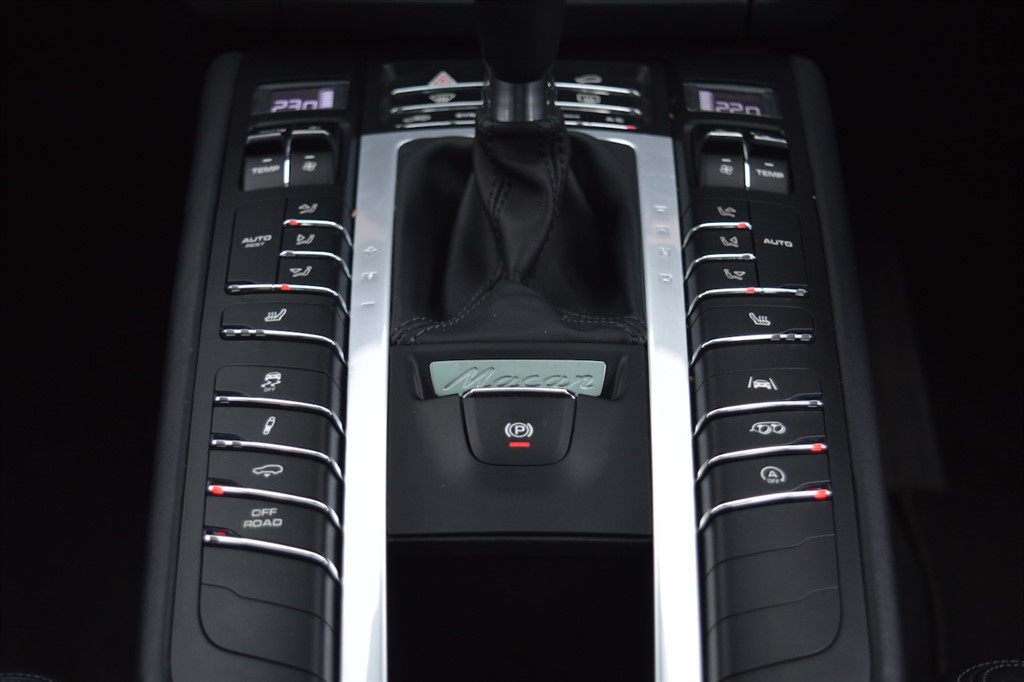 Used Porsche Macan 2021 for sale - 77653351: Photo 26