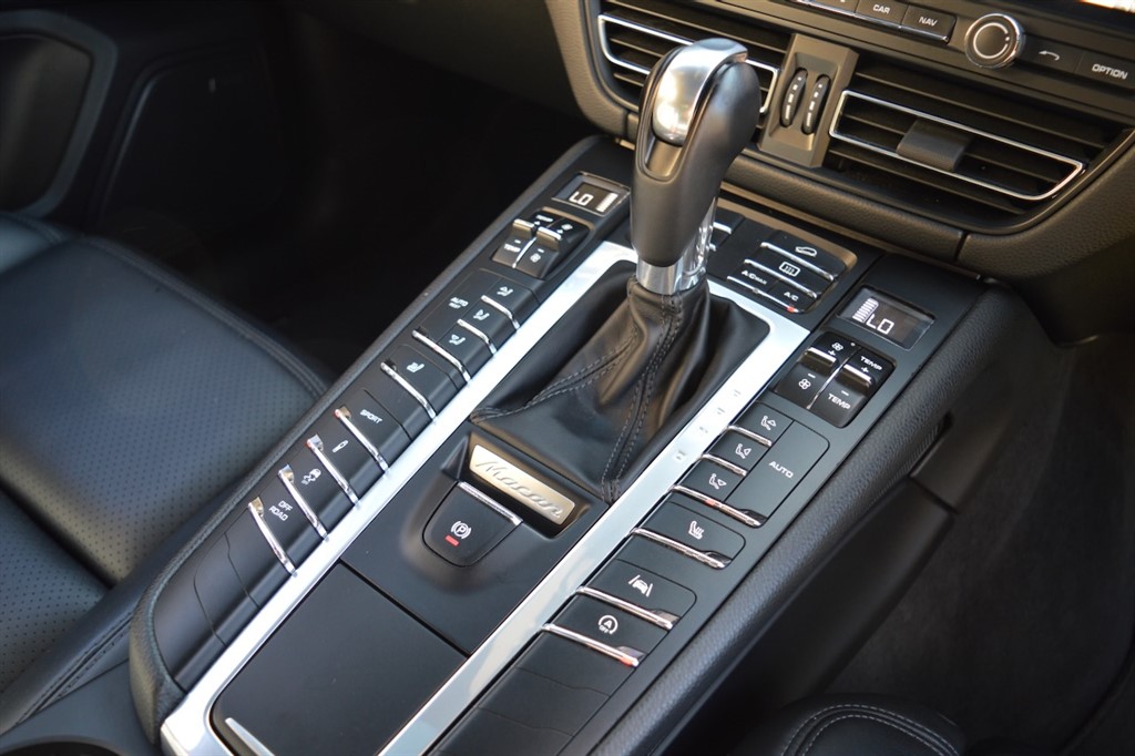 Used Porsche Macan 2018 for sale - 76392331: Photo 24