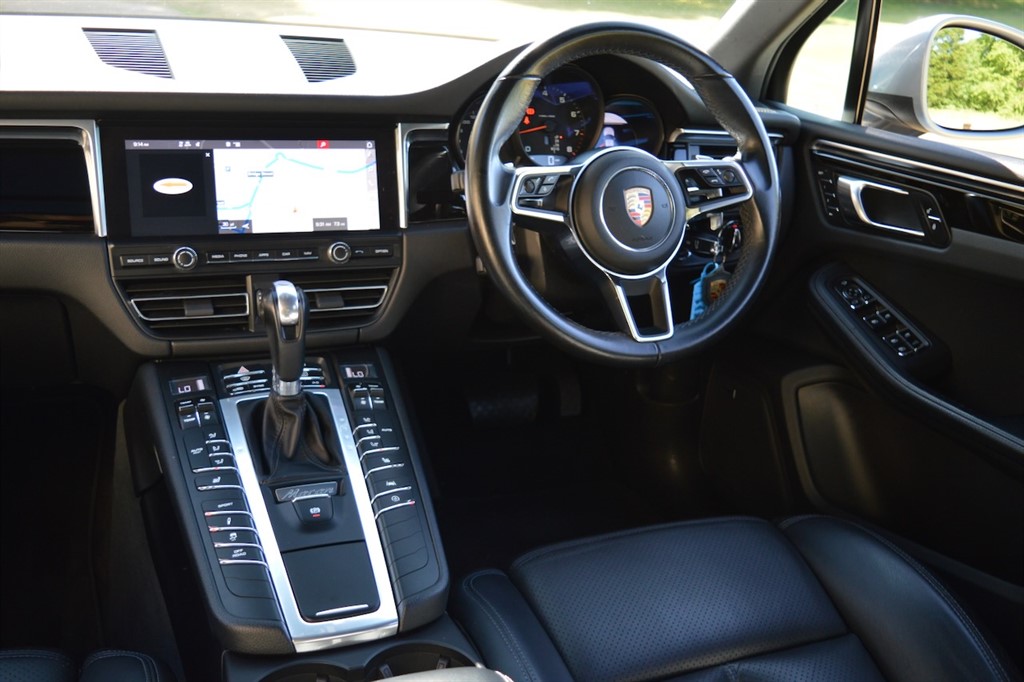 Used Porsche Macan 2018 for sale - 76392331: Photo 27