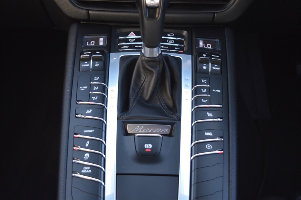 Used Porsche Macan 2018 for sale - 76392331: Photo 30