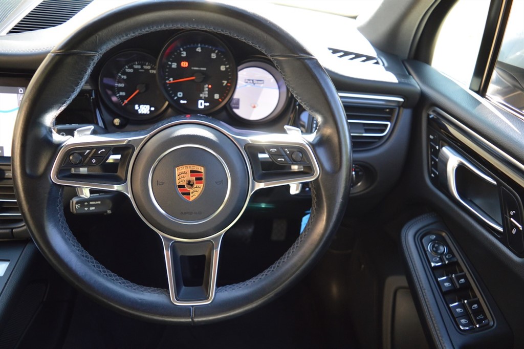 Used Porsche Macan 2018 for sale - 76392331: Photo 32