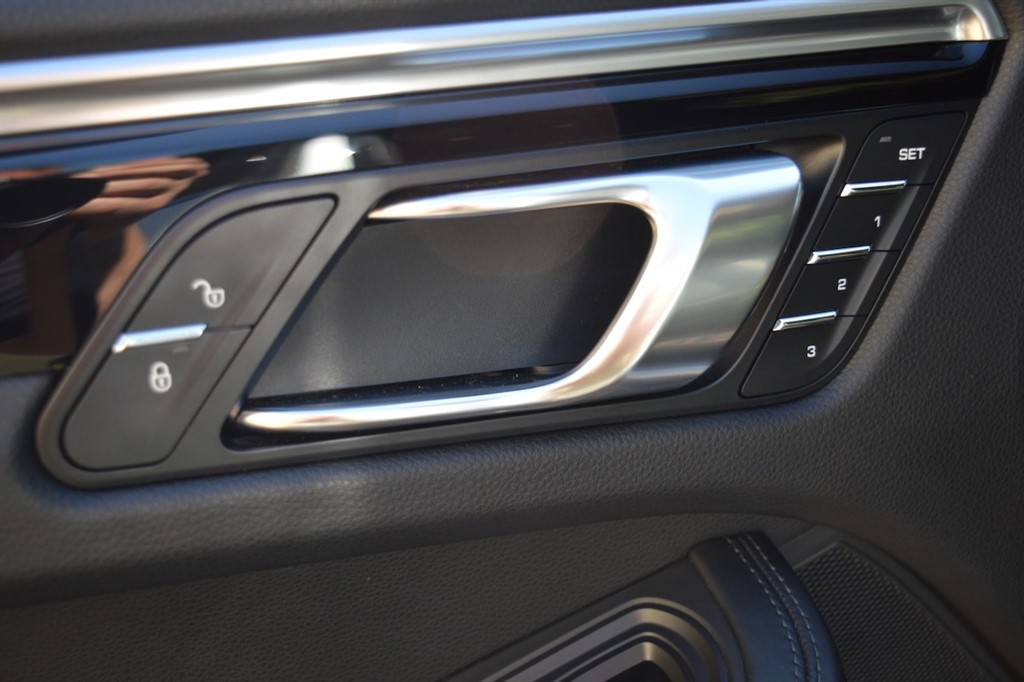 Used Porsche Macan 2018 for sale - 76392331: Photo 41