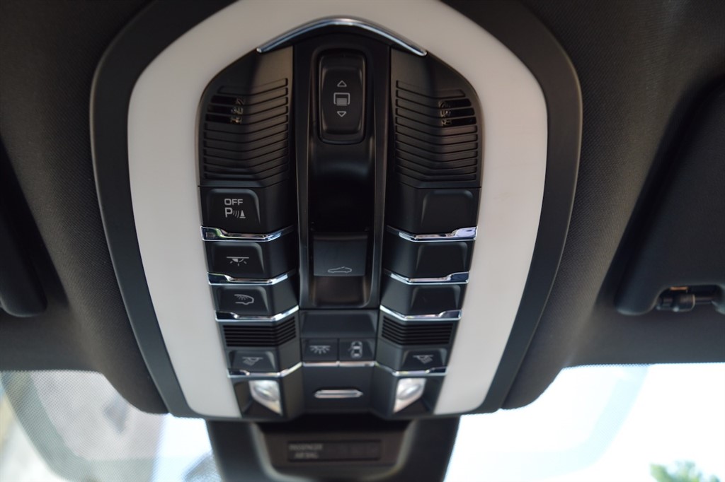 Used Porsche Macan 2018 for sale - 76392331: Photo 46