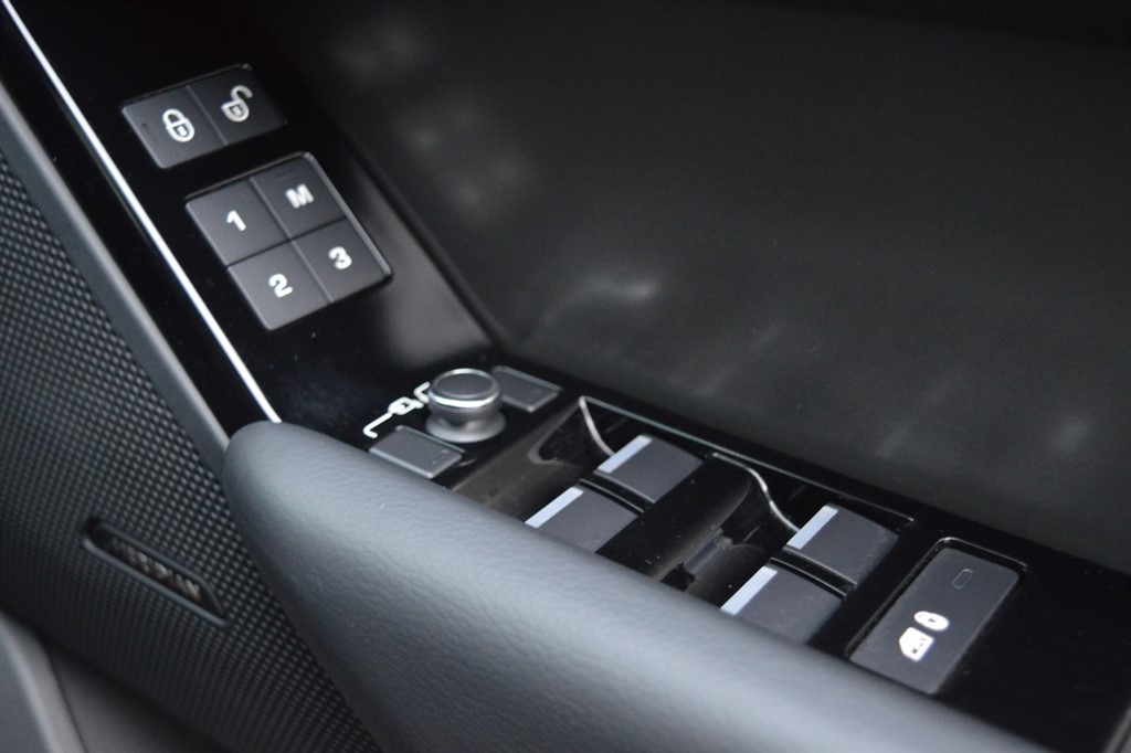 Used Land Rover Range Rover Velar 2017 for sale - 76722448: Photo 36