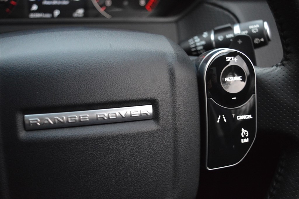 Used Land Rover Range Rover Velar 2017 for sale - 76722448: Photo 38