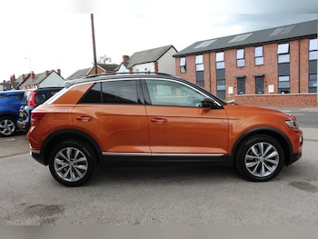 Used Volkswagen T-Roc 2018 for sale - 79032829: Photo