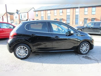 Used Peugeot 208 2016 for sale - 76357148: Photo