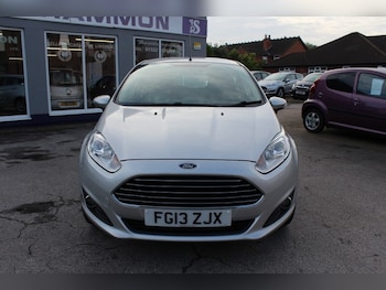 Used Ford Fiesta 2013 for sale - 76133104: Photo