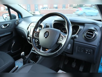 Used Renault Captur 2017 for sale - 76686883: Photo