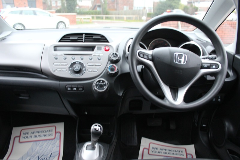 Used Honda Jazz 2009 for sale - 77342423: Photo 13