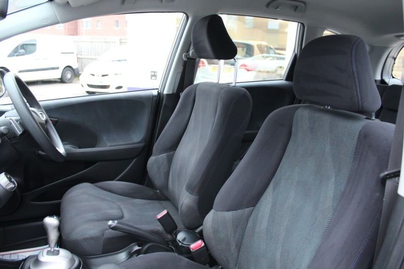 Used Honda Jazz 2009 for sale - 77342423: Photo 16