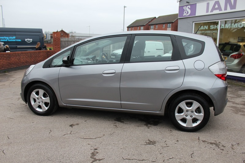 Used Honda Jazz 2009 for sale - 77342423: Photo 9