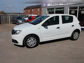 Used Dacia Sandero 2017 for sale - 77328827: Photo