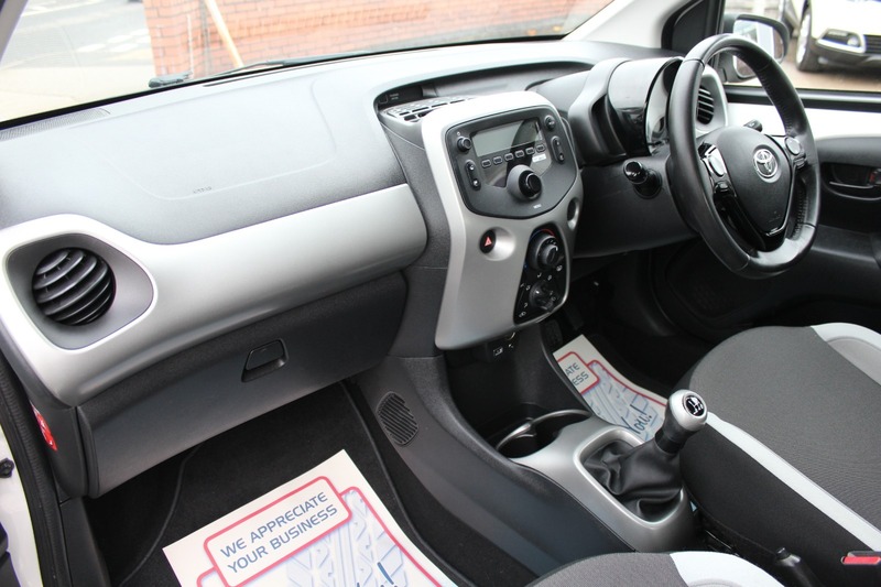 Used Toyota AYGO 2015 for sale - 76357127: Photo 12