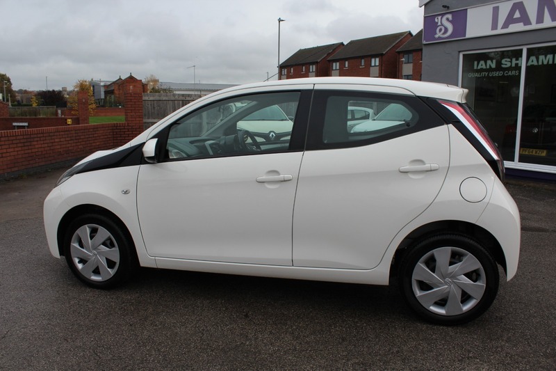 Used Toyota AYGO 2015 for sale - 76357127: Photo 8