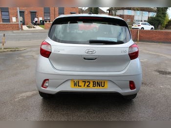 Used Hyundai i10 2023 for sale - 77953629: Photo