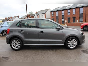 Used Volkswagen Polo 2014 for sale - 79654757: Photo