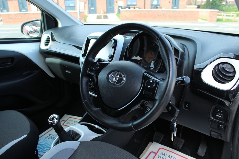 Used Toyota AYGO 2015 for sale - 77720773: Photo 11