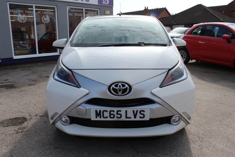 Used Toyota AYGO 2015 for sale - 77720773: Photo 2