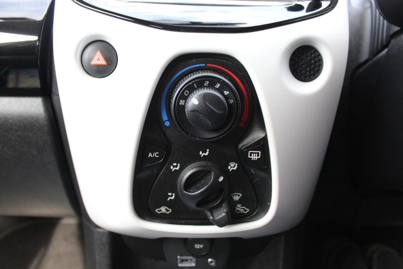 Used Toyota AYGO 2015 for sale - 77720773: Photo 27