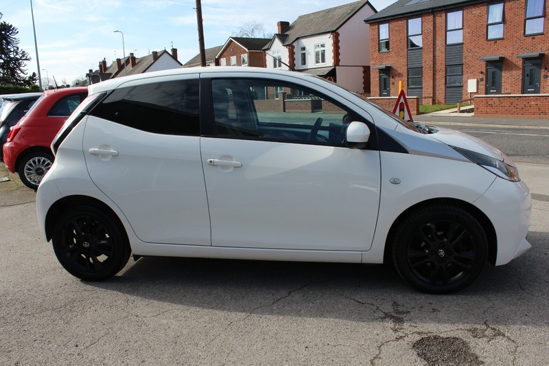 Used Toyota AYGO 2015 for sale - 77720773: Photo 4