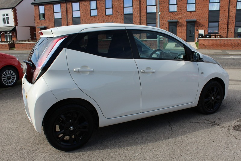 Used Toyota AYGO 2015 for sale - 77720773: Photo 5