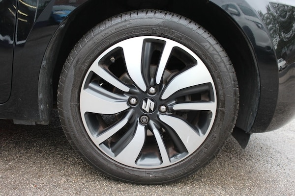 Used Suzuki Swift 2018 for sale - 76245651: Photo 10