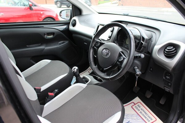 Used Toyota AYGO 2017 for sale - 75676266: Photo 10